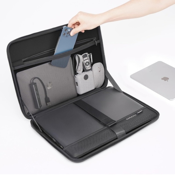 Domiso 15.6 inch Hard Laptop Sleeve with Handle - Picture 3 of 8